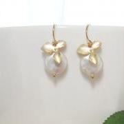 Orchid Coin Pearl Earring, freshwater pearl, Bridesmaid gifts, wedding earrings, mothers day
